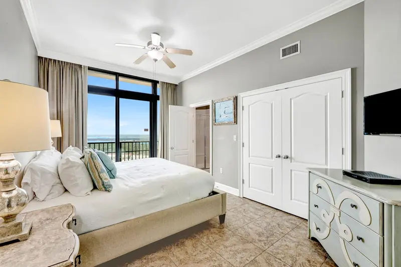 Bedroom, Oasis Unit 2201