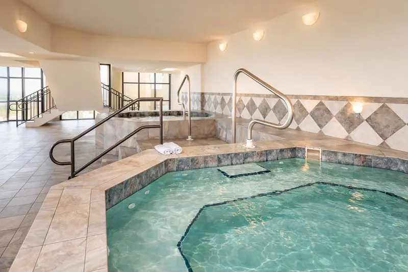 Indoor hot tub, Oasis Unit 2201